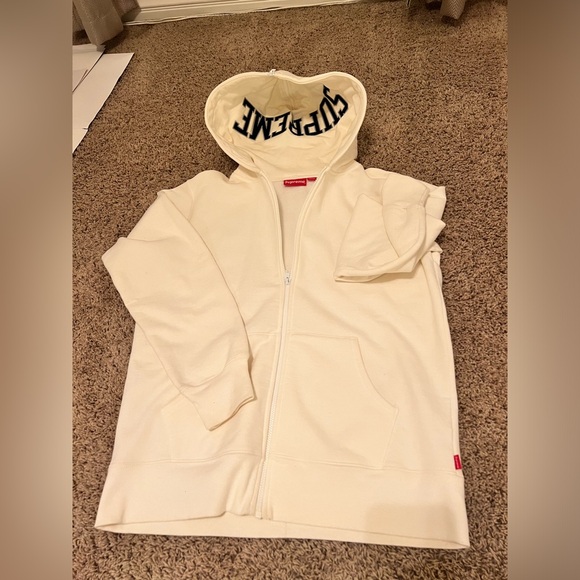 Limited Edition Supreme Zipped Hoodie - Picture 9 of 9